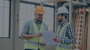 Jak rozmawiać z ekipą budowlaną i bezpiecznie skonstruować umowę: przewodnik praktyczny